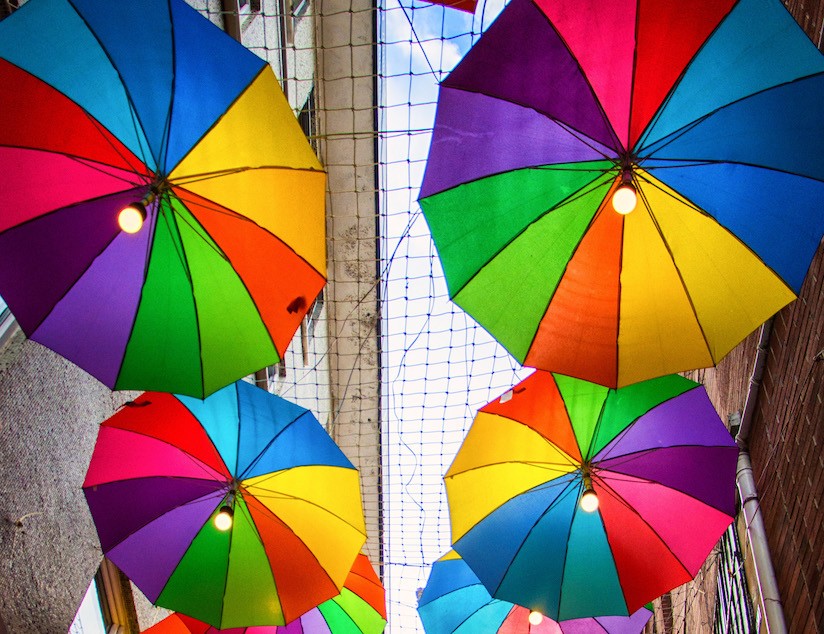 aider, exclus, marginalisés, soutenir, parapluies, couleurs
