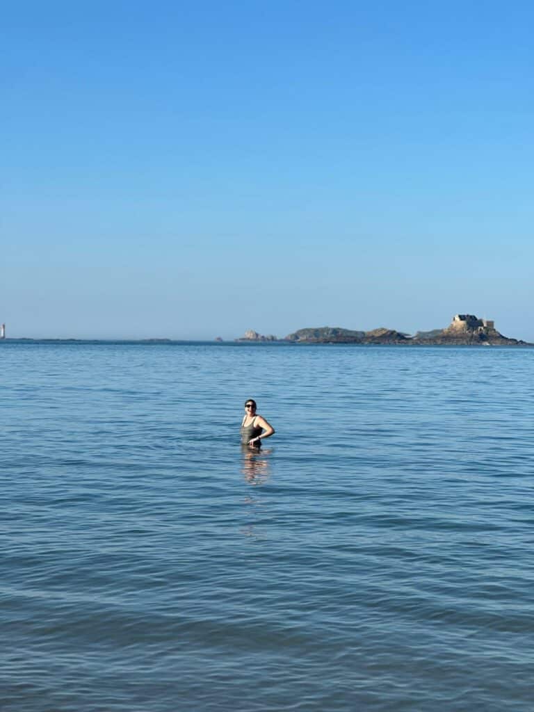 eau, mer, lumière, baignade, nager, hiver, joie, ressource, défi, nouveauté, renaitre