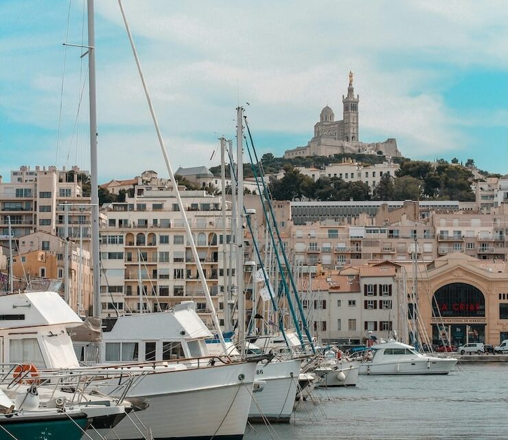 Marseille, vieux-port, bonne-mère, basilique, bateaux, chez moi, ville ancienne, mer méditerrannée, racines, liberté, accueil, mélange